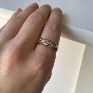 14k gold diamond ring. Size 9.